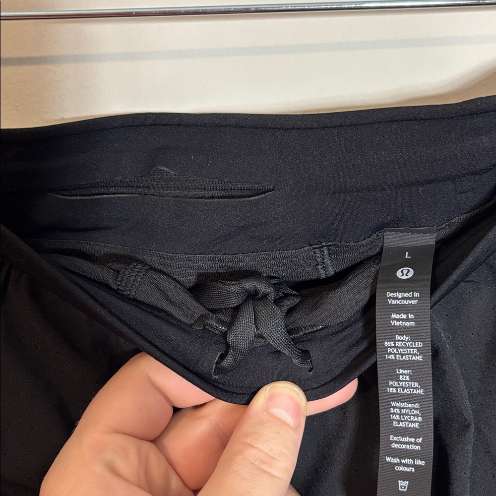 Lululemon Fast and Free Shorts 6” Lined - Picture 3 of 4